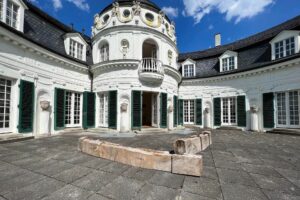 Von A bis Z, Juni 2022, Achternbusch und Zimmer in der Villa de Osa