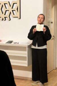 Kunstwerk des Monats April 2023, Angelika Hoegerl, Foto A. Huber