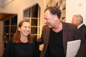 Beim Kunstwerk des Monats September 2023: Katja Sebald und Stefan Wilkening